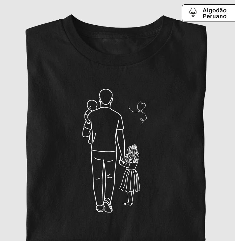 Pai com 2 filhos - 1 bebê e uma menina maior